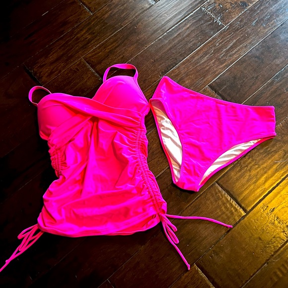 Other - Hot pink twist front tankini